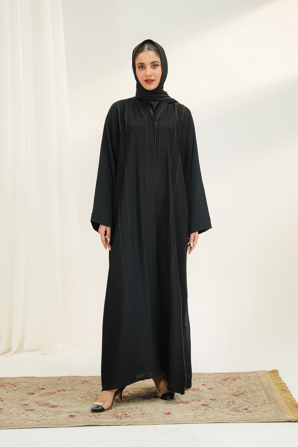 Bella Abaya | Buttoned Up