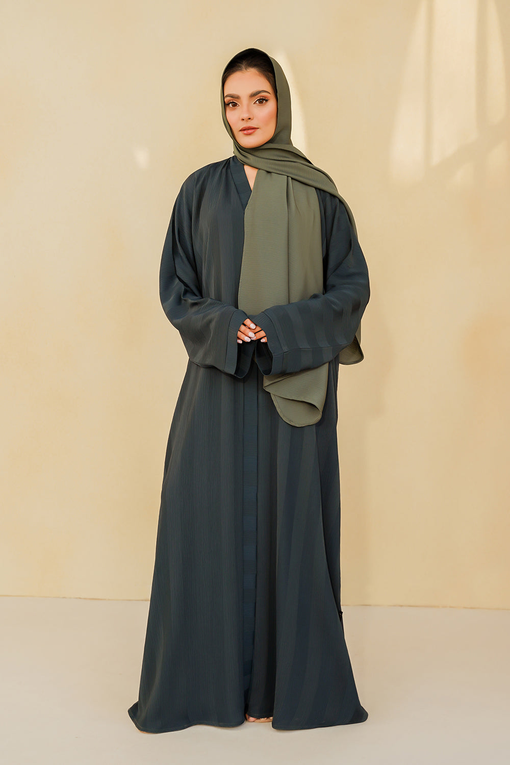 Nahar Abaya | Buttoned Up