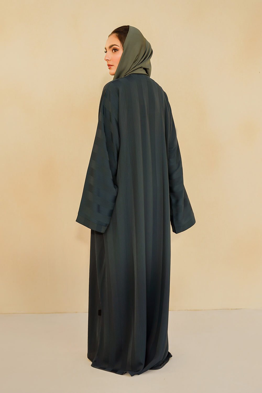 Nahar Abaya | Buttoned Up