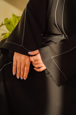 Wahj Abaya | Buttoned Up